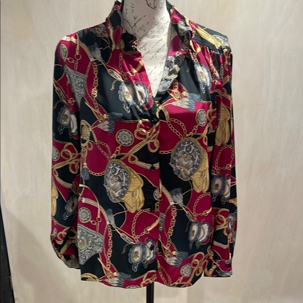 Alfred Dunner Elegant Women's Blouse with Chain Print. Size L